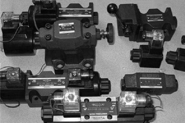 S-DSG-03-2B2-D24-51T油研電磁閥，YUKEN電磁換向閥型號