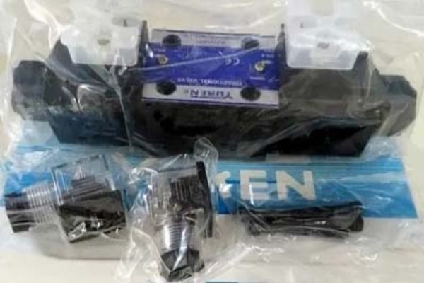 油研電磁換向閥DSG-01-3C60-D12-N-70，DSG-01-3C60-D24-70