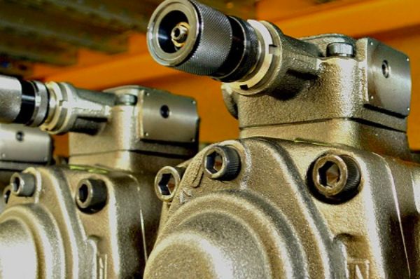 BERARMA變量葉片泵01PLP05-16FHRM ，布萊瑪葉片泵01-PHPK-3-80