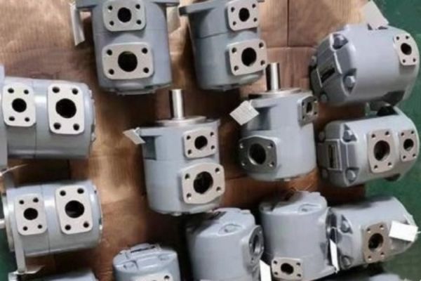 日本TOKIMEC東京計器SQP系列葉片泵,雙聯(lián)葉片泵,三聯(lián)葉片泵