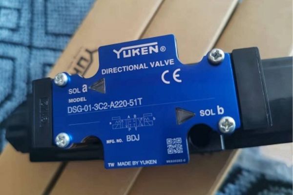 油研方向閥DSG-01-3C2-A220-51T，YUKEN電磁閥